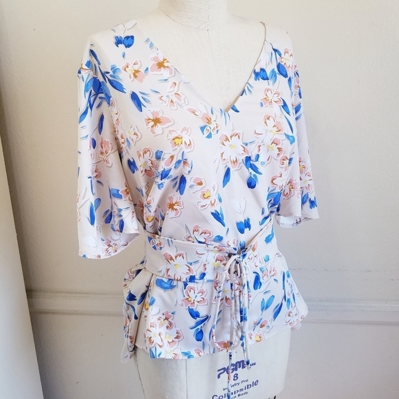 🌸‎ NEW BCBGeneration | Floral Corset Crepe - Picture 3 of 16